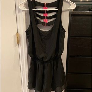 Black basic romper with ribbed back & pink zipper size XS